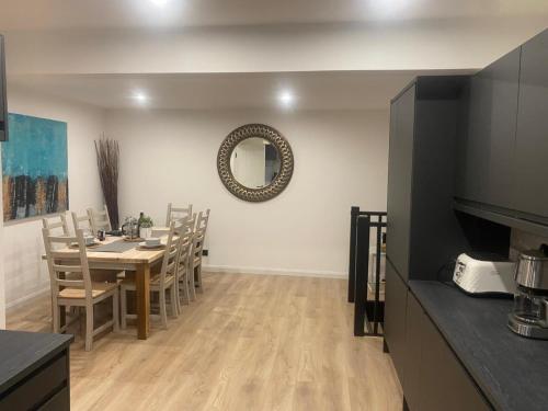 Сад, Sleeps7-Parking-Garden-Patio in Houston