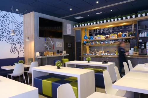 Toit ja joogid, ibis budget Bilbao City near Museo Maritimo Ria De Bilbao