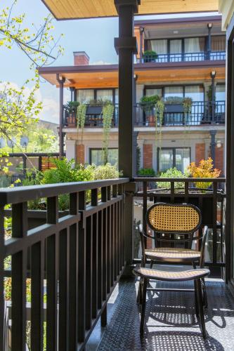 منظر, Seventeen Rooms in تيلافي