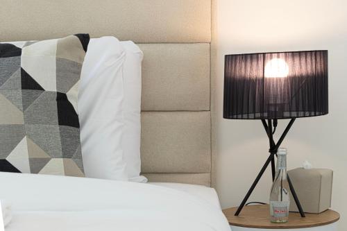 SmartStay at Downtown Views - Best Burj Khalifa View - Brand New Luxury Apartments - image 2