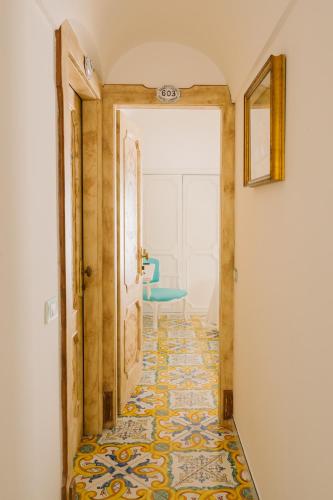Small Double Room image 1