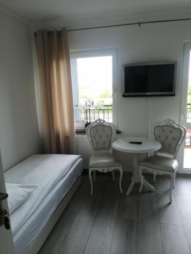 2 twin beds