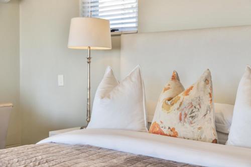 Suite with Sea View image 1