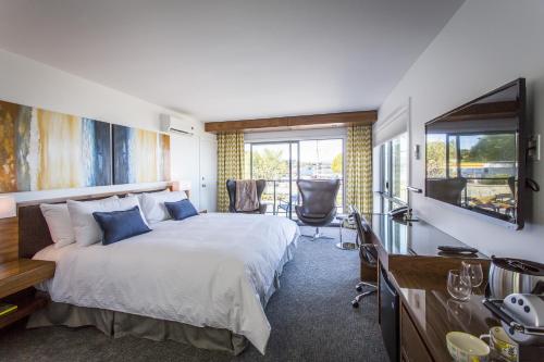 Qualicum Beach Inn in ควอลิคัม บีช (บริติช โคลัมเบีย)