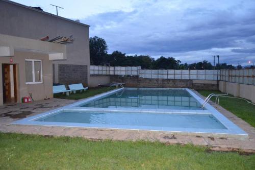 Essy's Apartments Nakuru with pool & GYM