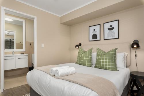 Mayfair Apartments - image 8