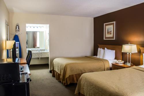 Quality Inn Dunn - image 3