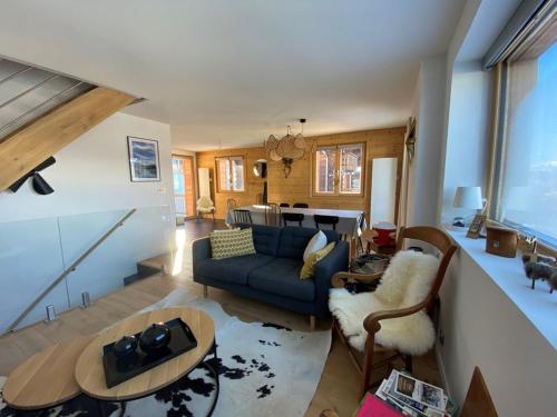 Chalet 12 personnes rénové, à 100m des pistes - FR-1-733-146 (Chalet renove pour 12 pers., a 100m des pistes, 300m des commerces, terrasses et parking inclus - FR) in Crest-Voland