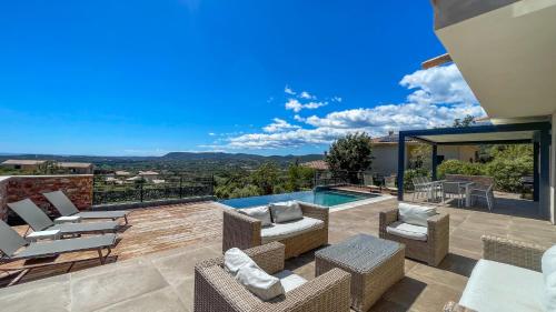 Tres belle villa neuve vue mer avec piscine chauffee