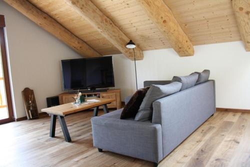 Waldzeit Lodge - Ferienwohnung Eule - Apartment - Neuhütten