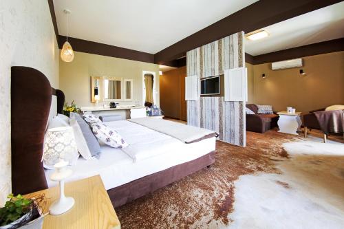 2 twin beds