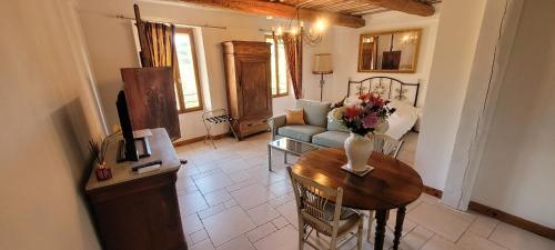Résidence Hôtelière La Sarrazine Room Type - King Suite