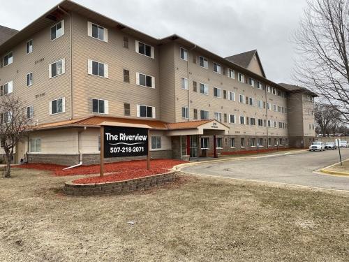 2 Bedroom 2 Bath Apartment Near Mayo, Park Free! in Rochester, USA