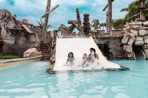 مسبح, Amatique Bay Hotel in Puerto Barrios