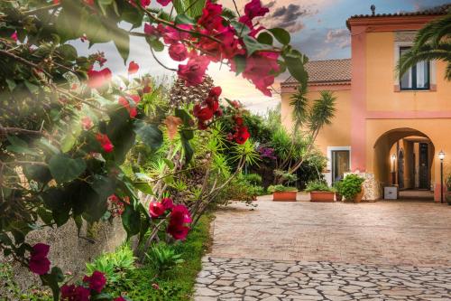 Casale Romano Resort e Relais - Hotel - Motta Camastra