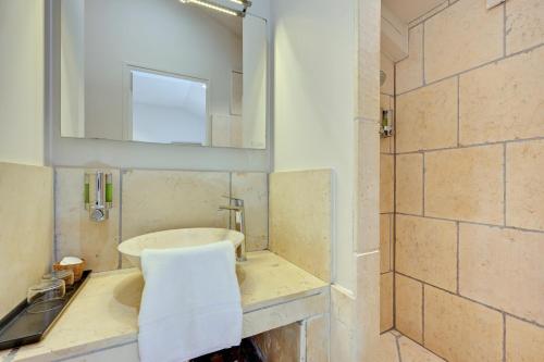 Hostellerie Le Paradou - image 6