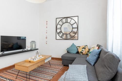 GuestHost - Lungarno Charismatic Apartment with Private Garden 2