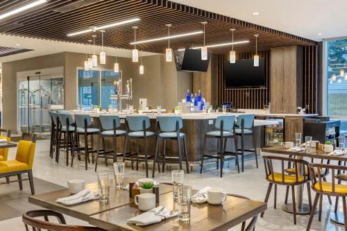 ห้องอาหาร, แคมเบรีย โฮเทล ไนแอการา ฟอลส์ (Cambria Hotel Niagara Falls) in ไนแองการาฟอลส์ (NY)