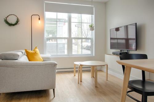 (112) Loft Queen Bed – Ground Floor image 5