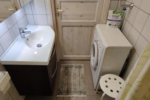 Spacious ground-floor apartment in Etu-Töölö, Хельсинки (фото 8)