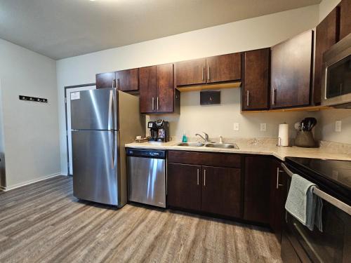 HUGE Apartment, 2 Bedroom, 2 Bathroom, Park Free in Rochester, USA