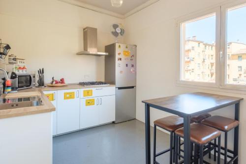 Kitchen, Ostello Umile in Montagnola