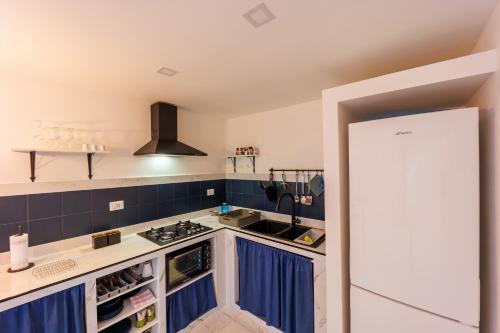 One-Bedroom Apartment image 10