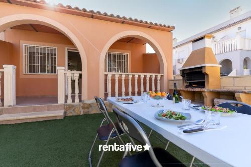 rentafive Bungalow Terraza Piscina