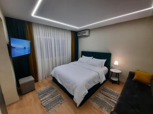 Genius Apartament, Tirana