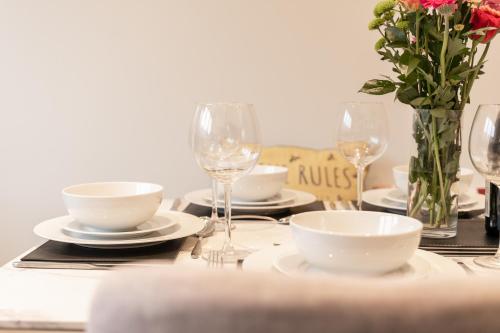 Mâncare şi băutură, Great 4 bedroom home with garden on the Wirral Peninsula in Birkenhead