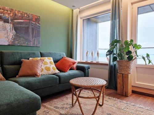 2 bedrooms, 3 beds
