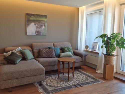 2 bedrooms, 3 beds