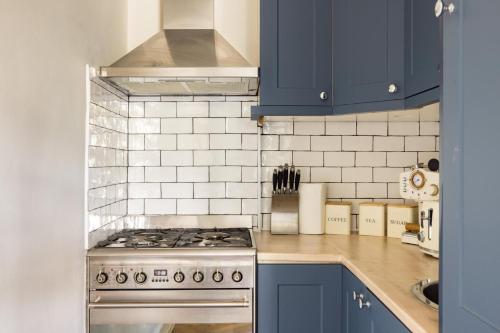 Olympia's Torch 1 Bedroom in Kensington - image 10