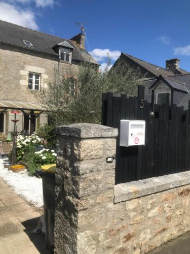 Charmante maisonnette proximité cité médiévale et bords de Rance - Location saisonnière - Dinan