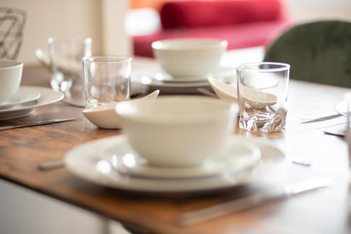 Bright Apartment with Balcony near SBB - Special MODERN LISA Apartment, Basel, up to 4 guests, Basel (photo 7)