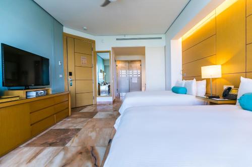 2 queen beds