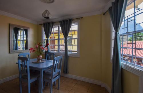 Apartment Soleil- Because Location really is everything! in โซเฟรียร์