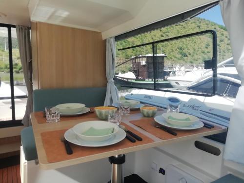 Iekārtas, Koolhouse Boat in Vila Nova de Foz Coa
