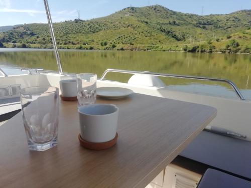 Skats, Koolhouse Boat in Vila Nova de Foz Coa