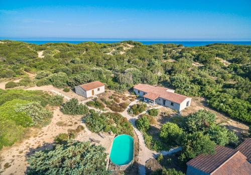 Residence surrounded by greenery with swimming pool in Badesi just 300 meters from the sea, Badesi (fotografie 7)
