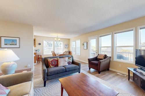Oceanview Escape - image 4