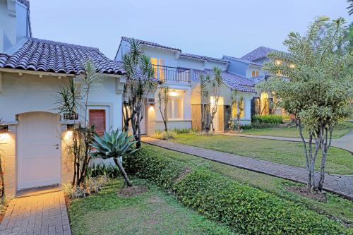 Entrada, Pesona Alam Resort & Spa in Puncak