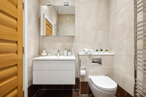 Fitzrovia 3BR - CityApartmentStay - main image