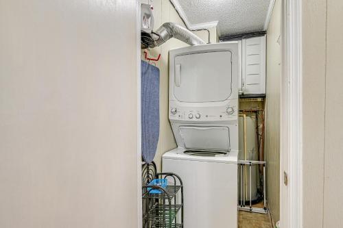 Coastal Condo on the Beach with Pool Access! - image 5