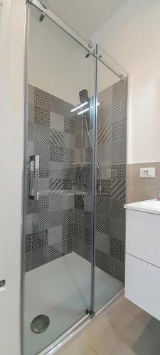 One-Bedroom Apartment image 2