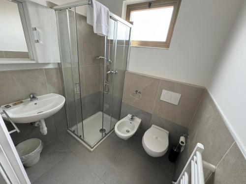 Single Room image 7