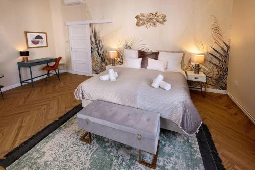 ORANGEHOMES Urban elegance apartment 1