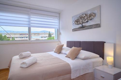 Sunny Apartment - image 7