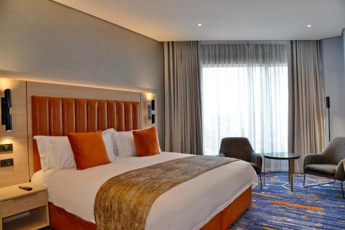 Standard King Room image 10