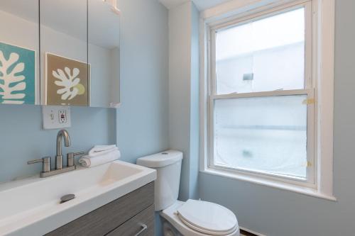Central 3 Bed 1 Bath in Historic Building - image 4